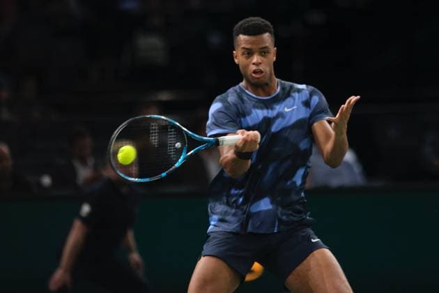 October 30, 2024, Paris, France: GIOVANI PERRICARD (FRA) returns the ball to KAREN KHACHANOV (RUS) during the day three of Rolex Paris Masters 1000 tournament at Paris Accor Arena Stadium in Paris France Paris France - ZUMAp119 20241030_zaf_p119_066 Copyright: xPierrexSteveninx