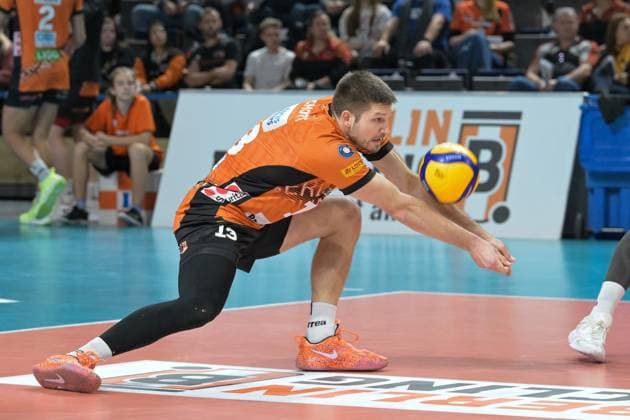 Berlin, Germany 30 October 2024 1 VBL 2024 2025 Berlin Recycling Volleys vs VC Bitterfeld Wolfen In the picture Ruben Schott BR Volleys receiving the ball Copyright: xFotostandx xReuhlx