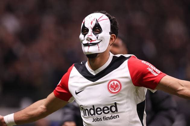 Sport Themen der Woche KW44 Bilder des Jahres 2024, Sport 10 Oktober Sport Bilder des Tages 2024.10.30 DFB Pokal 2024 25 2.Runde Eintracht Frankfurt - Borussia Mönchengladbach v.l., Omar Marmoush (Eintracht Frankfurt) Torjubel, Goal celebration, celebrate the goal mit Maske (DFL DFB REGULATIONS PROHIBIT ANY USE OF PHOTOGRAPHS as IMAGE SEQUENCES and or QUASI-VIDEO) *** 2024 10 30 DFB Pokal 2024 25 2 Runde Eintracht Frankfurt Borussia Mönchengladbach v l , Omar Marmoush Eintracht Frankfurt Torjubel, Goal celebration, celebrate the goal mit Maske DFL DFB REGULATIONS PROHIBIT ANY USE OF PHOTOGRAPHS as IMAGE SEQUENCES and or QUASI VIDEO Copyright: JoaquimxFerreira