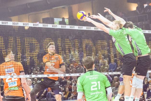 Simon Plaskie BR Volleys, 07 , bouncing after the ball, BRVolleys vs VC Bitterfeld Wolfen , Bundesliga Main Round 7 Matchday, 2024 Berlin Berlin Land Copyright: xFootxBowl ThomasxSobotzkix
