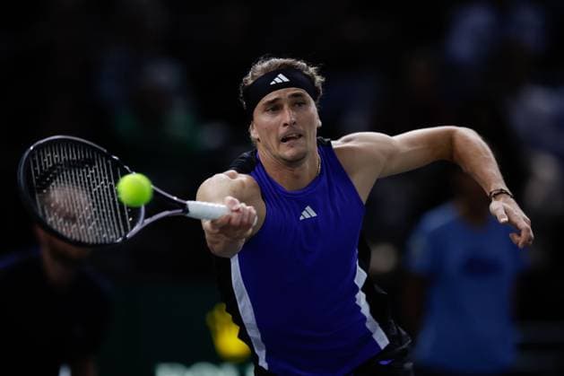 Paris, 30 10 2024 Tennis Rolex Paris Masters 2024, Alexander Zverev GER Tallon Griekspoor NL v l , Alexander Zverev GER plays a forehand Copyright: AntonioxBorga