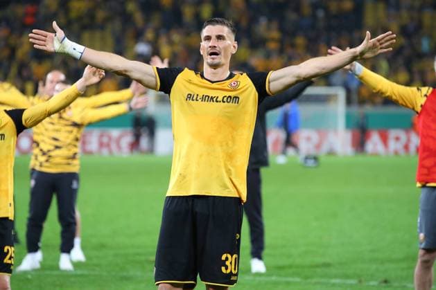 Football, 3. Liga, Dynamo Dresden, Stefan Kutschke ran gym with rights - Archive photos