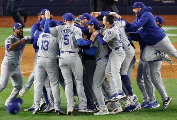 Bilder des Jahres 2024, Sport 10 Oktober Sport Bilder des Tages Los Angeles Dodgers players celebrate after beating the New York Yankees 7-6 in game five to win the MLB, Baseball Herren, USA World Series at Yankee Stadium in New York City on Wednesday, October 30, 2024. The Dodgers won the best-of-seven series 4-1.  NYP20241030337 JOHNxANGELILLO