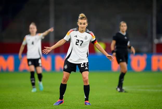 Lina MAGULL GER gesture, gesture, womens international soccer match, Germany GER Australia AUS 1 2, on 28 10 2024 in Duisburg Germany Â