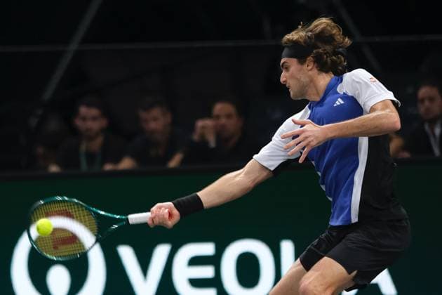 October 31, 2024, Paris, France: STEFANOS TSITSIPAS (GRE) returns the ball to FRANCISCO CERUNDOLO (ARG) during the round of sixteen of Rolex Paris Masters 1000 tournament at Paris Accor Arena Stadium in Paris France Paris France - ZUMAp119 20241031_zaf_p119_010 Copyright: xPierrexSteveninx