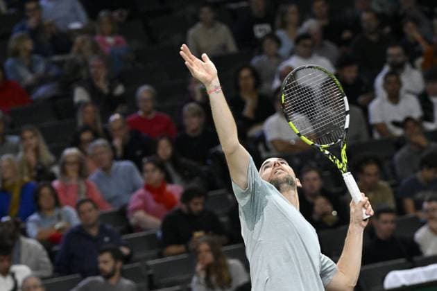 Tennis : Rolex Paris Masters 2024 - Adrian Mannarino - France Tennis : Rolex Paris Masters 2024 - Paris - 30 10 2024 ChrysleneCaillaud Panoramic 