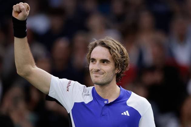 ROLEX PARIS MASTERS TENNIS 2024 Paris, 31 10 2024 Tennis Rolex Paris Masters 2024, Stefanos Tsitsipas Francisco Cerundolo z v l , Stefanos Tsitsipas cheers Copyright: AntonioxBorga