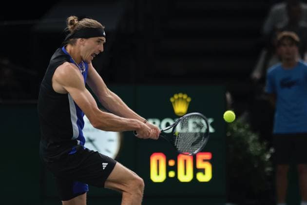 October 31, 2024, Paris, France: ALEXANDER ZVEREV (GER) returns the ball to ARTHUR FILS (FRA) during the round of sixteen of Rolex Paris Masters 1000 tournament at Paris Accor Arena Stadium in Paris France Paris France - ZUMAp119 20241031_zaf_p119_029 Copyright: xPierrexSteveninx