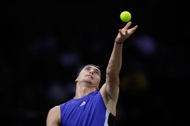 ROLEX PARIS MASTERS TENNIS 2024 Paris, 31 10 2024 Tennis Rolex Paris Masters 2024, Alexander Zverev GER TArthur Fils FRA v l , Alexander Zverev GER makes a serve Copyright: AntonioxBorga
