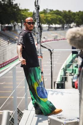 HAMILTON Lewis (gbr), Mercedes AMG F1 Team W15, portrait during the Formula 1 Grande Premio de Sao Paulo 2024, 21th round of the 2024 Formula One World Championship, WM, Weltmeisterschaft from November 1 to 3, 2024 on the Interlagos Circuit, in Sao Paulo, Brazil - F1 - SAO PAULO GRAND PRIX 2024 DPPI Panoramic  241031_R21_BRASILE_DP_AV6_6598