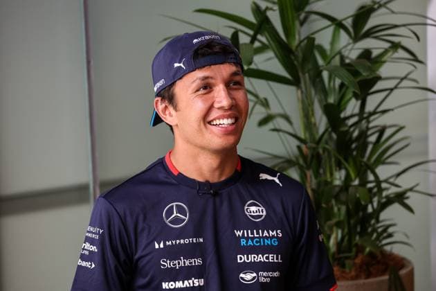 ALBON Alexander (tha), Williams Racing FW46, portrait during the Formula 1 Grande Premio de Sao Paulo 2024, 21th round of the 2024 Formula One World Championship, WM, Weltmeisterschaft from November 1 to 3, 2024 on the Interlagos Circuit, in Sao Paulo, Brazil - F1 - SAO PAULO GRAND PRIX 2024 DPPI Panoramic  241031_R21_BRASILE_DP_XB3_2252