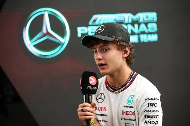 KIMI ANTONELLI Andrea (ita), Junior Driver of Mercedes AMG F1 Team, portrait during the Formula 1 Grande Premio de Sao Paulo 2024, 21th round of the 2024 Formula One World Championship, WM, Weltmeisterschaft from November 1 to 3, 2024 on the Interlagos Circuit, in Sao Paulo, Brazil - F1 - SAO PAULO GRAND PRIX 2024 DPPI Panoramic  241031_R21_BRASILE_DP_XB3_1981