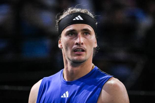 October 31, 2024, Paris, France, France: Alexander ZVEREV of Germany during the fourth day of the Rolex Paris Masters 1000 tennis tournament at Accor Arena on October 31, 2024 in Paris, France. Paris France - ZUMAm308 20241031_zsp_m308_045 Copyright: xMatthieuxMirvillex