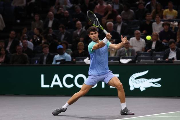 ROLEX PARIS MASTERS TENNIS 2024 Thierry Larret Maxppp. Tennis. Rolex Paris Masters. Accorhotels Arena, Paris (75), Le 31 Octobre 2024. Hugo IMBERT (FRA) vs Carlos ALCARAZ (ESP). Paris (75) ACCORHOTELS ARENA ILE DE FRANCE FRANCE  Copyright: xMAXPPPxThierryxLarretx TL_20241031_3007 0777405388st