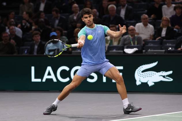 ROLEX PARIS MASTERS TENNIS 2024 Thierry Larret Maxppp. Tennis. Rolex Paris Masters. Accorhotels Arena, Paris (75), Le 31 Octobre 2024. Hugo IMBERT (FRA) vs Carlos ALCARAZ (ESP). Paris (75) ACCORHOTELS ARENA ILE DE FRANCE FRANCE  Copyright: xMAXPPPxThierryxLarretx TL_20241031_3008 0777405390st