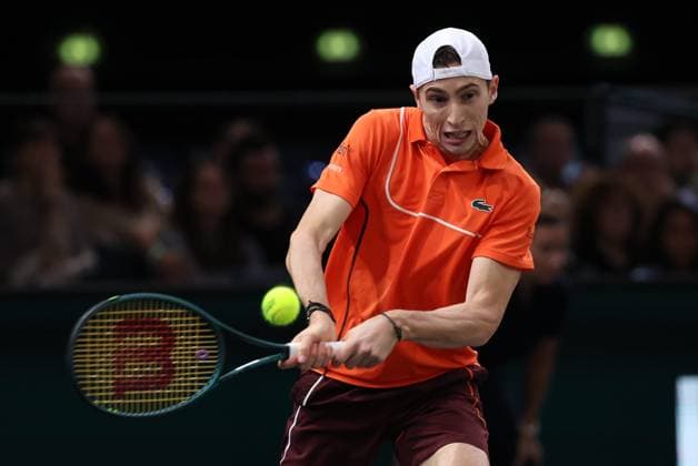 ROLEX PARIS MASTERS TENNIS 2024 Thierry Larret Maxppp. Tennis. Rolex Paris Masters. Accorhotels Arena, Paris (75), Le 31 Octobre 2024. Hugo IMBERT (FRA) vs Carlos ALCARAZ (ESP). Paris (75) ACCORHOTELS ARENA ILE DE FRANCE FRANCE  Copyright: xMAXPPPxThierryxLarretx TL_20241031_3012 0777405429st