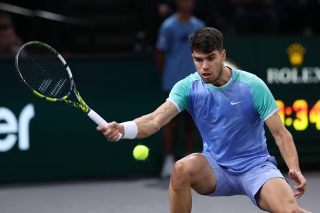 ROLEX PARIS MASTERS TENNIS 2024 Thierry Larret Maxppp. Tennis. Rolex Paris Masters. Accorhotels Arena, Paris (75), Le 31 Octobre 2024. Hugo IMBERT (FRA) vs Carlos ALCARAZ (ESP). Paris (75) ACCORHOTELS ARENA ILE DE FRANCE FRANCE  Copyright: xMAXPPPxThierryxLarretx TL_20241031_3016 0777405433st