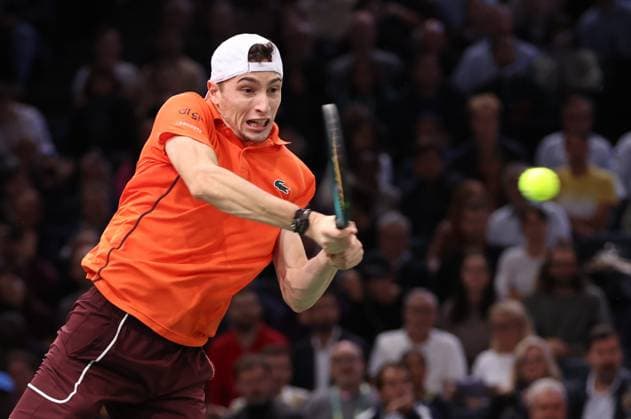 ROLEX PARIS MASTERS TENNIS 2024 Thierry Larret Maxppp. Tennis. Rolex Paris Masters. Accorhotels Arena, Paris (75), Le 31 Octobre 2024. Hugo IMBERT (FRA) vs Carlos ALCARAZ (ESP). Paris (75) ACCORHOTELS ARENA ILE DE FRANCE FRANCE  Copyright: xMAXPPPxThierryxLarretx TL_20241031_3022 0777405642st