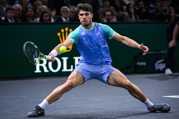 October 31, 2024, Paris, France, France: Carlos ALCARAZ of Spain during the fourth day of the Rolex Paris Masters 1000 tennis tournament at Accor Arena on October 31, 2024 in Paris, France. Paris France - ZUMAm308 20241031_zsp_m308_056 Copyright: xMatthieuxMirvillex