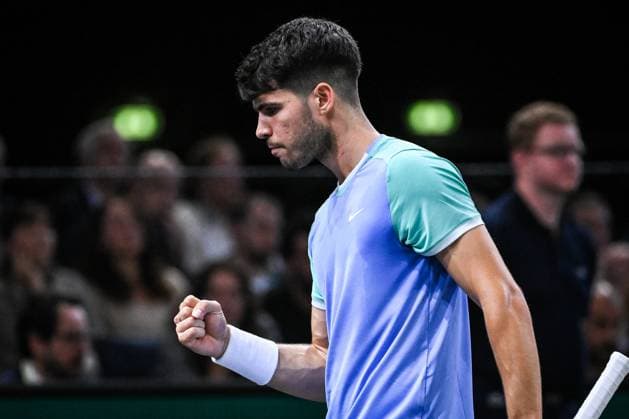 October 31, 2024, Paris, France, France: Carlos ALCARAZ of Spain celebrates his point during the fourth day of the Rolex Paris Masters 1000 tennis tournament at Accor Arena on October 31, 2024 in Paris, France. Paris France - ZUMAm308 20241031_zsp_m308_058 Copyright: xMatthieuxMirvillex