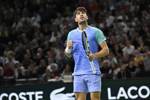 Tennis : Rolex Paris Masters 2024 - Ugo Humbert - France bat Carlos Alcaraz - Espagne Tennis : Rolex Paris Masters 2024 - Paris - 30 10 2024 ChrysleneCaillaud Panoramic 