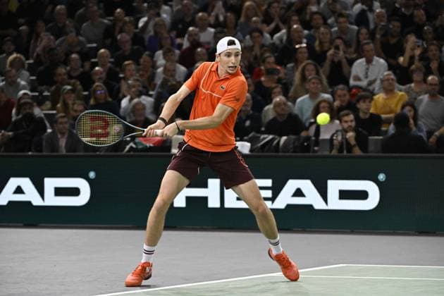 Tennis : Rolex Paris Masters 2024 - Ugo Humbert - France bat Carlos Alcaraz - Espagne Tennis : Rolex Paris Masters 2024 - Paris - 30 10 2024 ChrysleneCaillaud Panoramic 