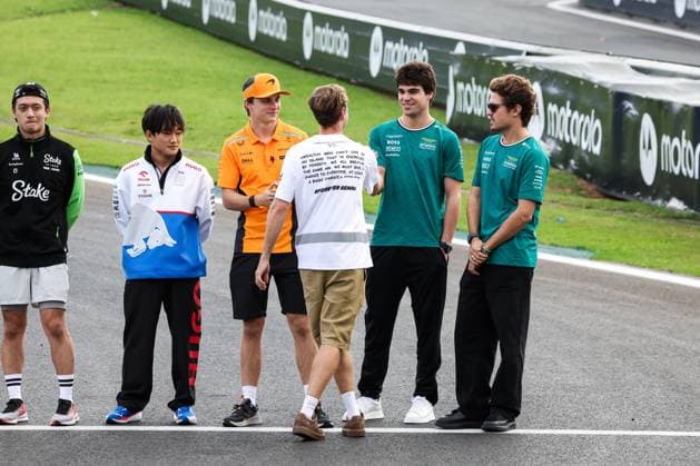 All drivers paying tribute to Ayrton Senna, with Sebastian Vettel, during the Formula 1 Grande Premio de Sao Paulo 2024, 21th round of the 2024 Formula One World Championship, WM, Weltmeisterschaft from November 1 to 3, 2024 on the Interlagos Circuit, in Sao Paulo, Brazil - F1 - SAO PAULO GRAND PRIX 2024 DPPI Panoramic  241031_R21_BRASILE_DP_FGDN4171
