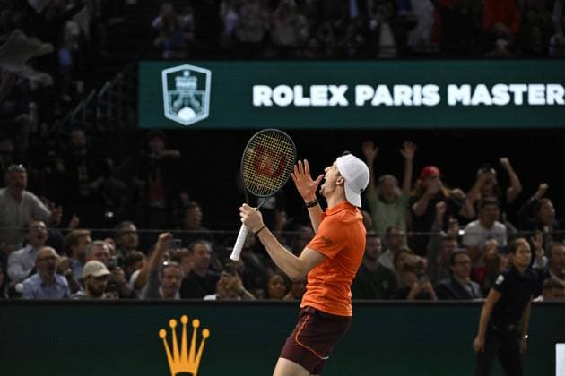 Tennis : Rolex Paris Masters 2024 - Ugo Humbert - France bat Carlos Alcaraz - Espagne Tennis : Rolex Paris Masters 2024 - Paris - 30 10 2024 ChrysleneCaillaud Panoramic 