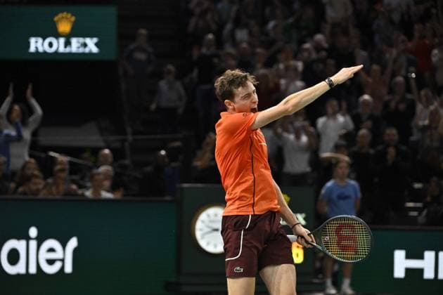 Tennis : Rolex Paris Masters 2024 - Ugo Humbert - France bat Carlos Alcaraz - Espagne Tennis : Rolex Paris Masters 2024 - Paris - 30 10 2024 ChrysleneCaillaud Panoramic 