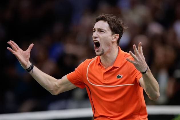 ROLEX PARIS MASTERS TENNIS 2024 Paris, 31 10 2024 Tennis Rolex Paris Masters 2024, Ugo Humbert FRA Carlos Alcaraz SPA v l , Ugo Humbert FRA celebrates after the victory Copyright: AntonioxBorga