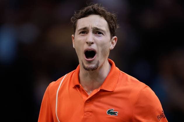 ROLEX PARIS MASTERS TENNIS 2024 Paris, 31 10 2024 Tennis Rolex Paris Masters 2024, Ugo Humbert FRA Carlos Alcaraz SPA v l , Ugo Humbert FRA celebrates after the victory Copyright: AntonioxBorga