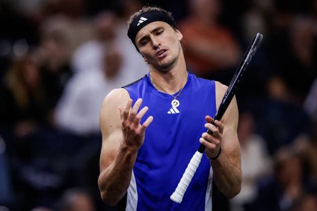 October 31, 2024, Paris, France, France: Alexander ZVEREV of Germany looks dejected during the fourth day of the Rolex Paris Masters 1000 tennis tournament at Accor Arena on October 31, 2024 in Paris, France. Paris France - ZUMAm308 20241031_zsp_m308_074 Copyright: xMatthieuxMirvillex