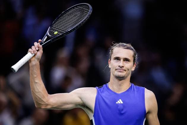 Sport Bilder des Tages October 31, 2024, Paris, France, France: Alexander ZVEREV of Germany celebrates his victory during the fourth day of the Rolex Paris Masters 1000 tennis tournament at Accor Arena on October 31, 2024 in Paris, France. Paris France - ZUMAm308 20241031_zsp_m308_075 Copyright: xMatthieuxMirvillex
