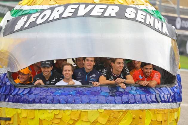 FORMULA 1 LENOVO GRANDE PREMIO DE SAO PAULO 2024 31 10 2024, Autodromo Jose Carlos Pace, Interlagos, FORMULA 1 LENOVO GRANDE PREMIO DE SAO PAULO 2024 , pictured All Formula 1 drivers stand in a replica of the Senna helmet, created by a local artist in collaboration with Sebastian Vettel and the Senna Foundation and at the Sao Paulo Grand Prix nordphotoxGmbHx xBratic nph00250
