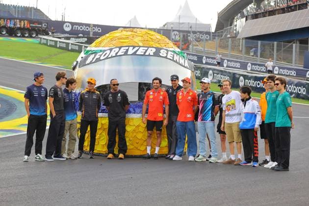 FORMULA 1 LENOVO GRANDE PREMIO DE SAO PAULO 2024 31 10 2024, Autodromo Jose Carlos Pace, Interlagos, FORMULA 1 LENOVO GRANDE PREMIO DE SAO PAULO 2024 , pictured All Formula 1 drivers stand by a replica of the Senna helmet, created by a local artist in collaboration with Sebastian Vettel and the Senna Foundation and at the Sao Paulo Grand Prix nordphotoxGmbHx xBratic nph00250