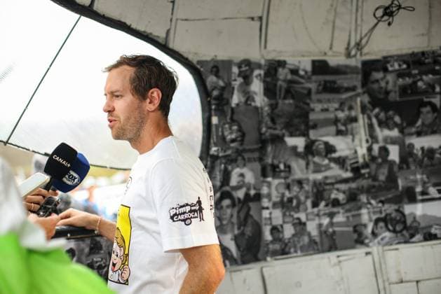 Sebastian Vettel at Senna Tribute with gigant replica Senna helmet, casque, created by local artists working with Sebastian Vettel and Senna Foundation during the Formula 1 Grande Premio de Sao Paulo 2024, 21th round of the 2024 Formula One World Championship, WM, Weltmeisterschaft from November 1 to 3, 2024 on the Interlagos Circuit, in Sao Paulo, Brazil - F1 - SAO PAULO GRAND PRIX 2024 DPPI Panoramic  241031_R21_BRASILE_DP_XB5_9599