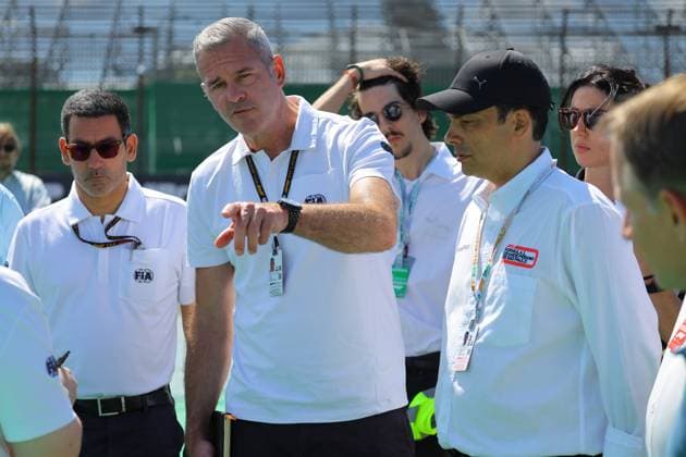 31 10 2024, Autodromo Jose Carlos Pace, Interlagos, FORMULA 1 LENOVO GRANDE PREMIO DE SAO PAULO 2024 , pictured FIA Race Director Niels Wittich and safety car driver Bernd Mayländer inspect the Interlagos circuit Photo by Hasan Bratic DeFodi Images not used in POL SRB CRO FRA GBR NED ITA USA Defodi 506 20241031 hbr 0026 Defodi-506 not used in POL SRB CRO FRA GBR NED ITA USA