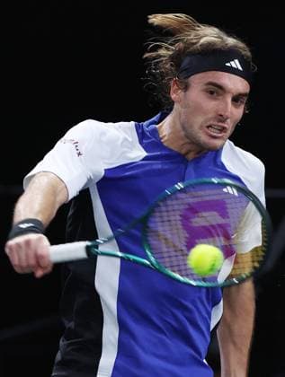 (241101) -- PARIS, Nov. 1, 2024 -- Stefanos Tsitsipas of Greece hits a return during the singles round of 16 match between Stefanos Tsitsipas of Greece and Francisco Cerundolo of Argentina at Paris ATP, Tennis Herren Masters 1000 tennis tournament in Paris, France, Oct. 31, 2024. ) (SP)FANCE-PARIS-TENNIS-ATP-MASTERS GaoxJing 