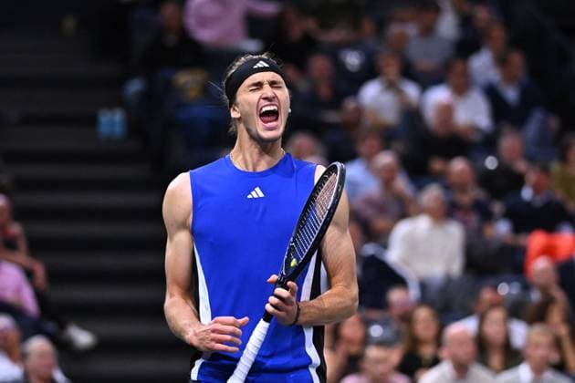 Rolex Paris Masters - Zverev Defeats Fils Alexander Zverev (GER) during his third round at the 2024 Rolex Paris Masters at the Accor Arena in Paris, France, on October 31, 2024. Photo by Corinne Dubreuil ABACAPRESS.COM Paris France  Copyright: xDubreuilxCorinne ABACAx