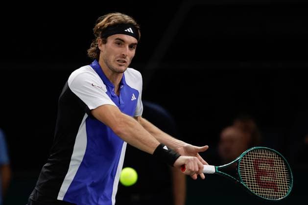 ROLEX PARIS MASTERS TENNIS 2024 Paris, 01 11 2024 Tennis Rolex Paris Masters 2024, Alexander Zverev GER Stefanos Tsitsipas GRE v l ,Stefanos Tsitsipas GRE plays a backhand Copyright: AntonioxBorga