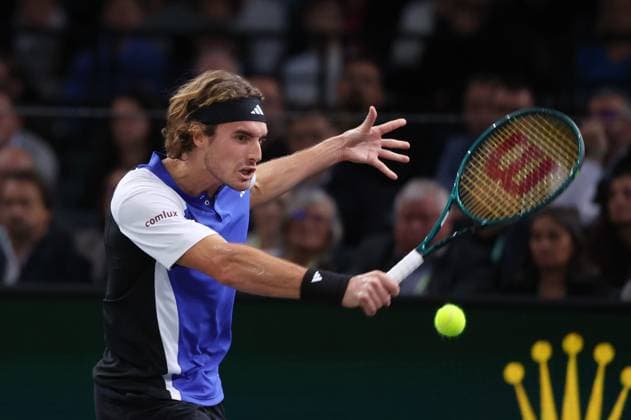 ROLEX PARIS MASTERS TENNIS 2024 Thierry Larret Maxppp. Tennis. Rolex Paris Masters. Accorhotels Arena, Paris (75), Le 1er Novembre 2024. Quart de finale : Alexander ZVEREV (GER) vs Stefanos TSITSIPAS (GRE) Paris (75) ACCORHOTELS ARENA ILE DE FRANCE FRANCE  Copyright: xMAXPPPxThierryxLarretx TL_20241101_9011 0777563103st