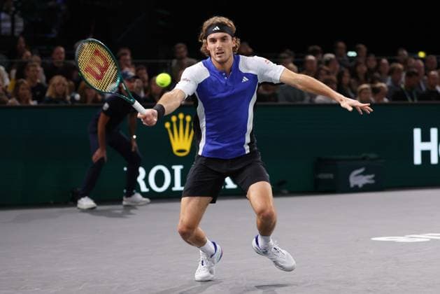 ROLEX PARIS MASTERS TENNIS 2024 Thierry Larret Maxppp. Tennis. Rolex Paris Masters. Accorhotels Arena, Paris (75), Le 1er Novembre 2024. Quart de finale : Alexander ZVEREV (GER) vs Stefanos TSITSIPAS (GRE) Paris (75) ACCORHOTELS ARENA ILE DE FRANCE FRANCE  Copyright: xMAXPPPxThierryxLarretx TL_20241101_9016 0777563172st