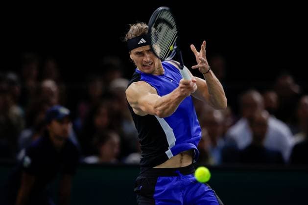 ROLEX PARIS MASTERS TENNIS 2024 Paris, 01 11 2024 Tennis Rolex Paris Masters 2024, Alexander Zverev GER Stefanos Tsitsipas GRE v l , Alexander Zverev GER plays a forehand Copyright: AntonioxBorga