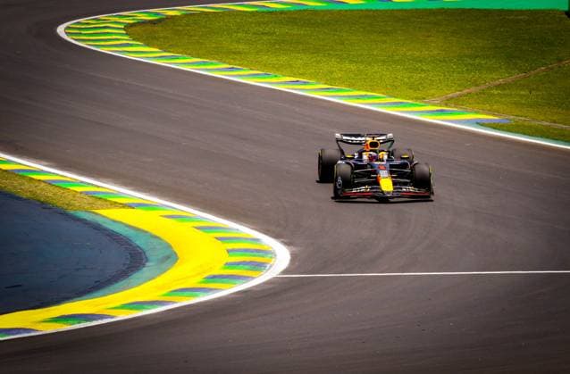 Primeiro dia de treino GP F1 de São Paulo SÃO PAULO, SP - 01.11.2024: PRIMEIRO DIA DE TREINO GP F1 DE SÃO PAULO - This Friday (01) at the Interlagos racetrack, in the south of the capital of São Paulo, the first day of training for the 2024 Lenovo Formula 1 Grand Prix of São Paulo will take place. In the photo, the driver, Max Verstappen 1, RED BULL. (Photo: Aloisio Mauricio Fotoarena) x2643670x  AloisioxMauricio