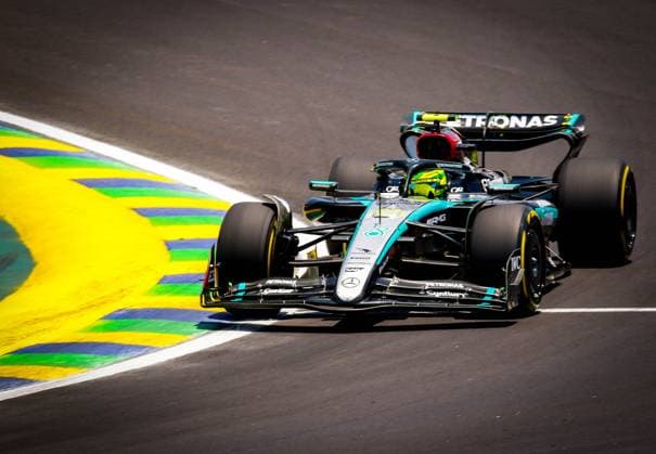 Primeiro dia de treino GP F1 de São Paulo SÃO PAULO, SP - 01.11.2024: PRIMEIRO DIA DE TREINO GP F1 DE SÃO PAULO - This Friday (01) at the Interlagos racetrack, in the south of the capital of São Paulo, the first day of training for the 2024 Lenovo Formula 1 Grand Prix of São Paulo will take place. In the photo, the driver, Lewis Hamilton 44, MERCEDES. (Photo: Aloisio Mauricio Fotoarena) x2643684x  AloisioxMauricio