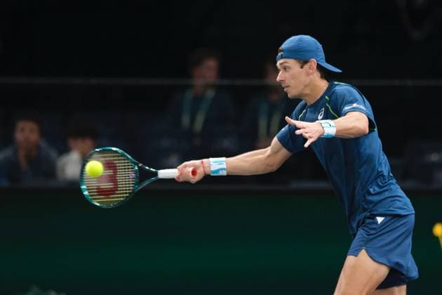 November 1, 2024, Paris, France: ALEX DE MINAUR (AUS) returns the ball to HOLGER RUNE (DEN) during the quarter final of Rolex Paris Masters 1000 tournament at Accor Arena Stadium in Paris France Paris France - ZUMAp119 20241101_zaf_p119_027 Copyright: xPierrexSteveninx