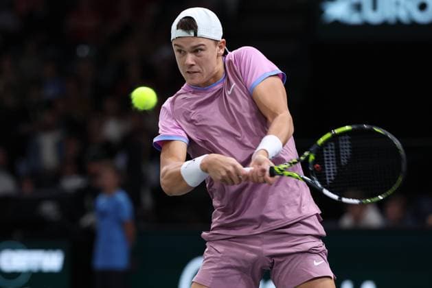 ROLEX PARIS MASTERS TENNIS 2024 Thierry Larret Maxppp. Tennis. Rolex Paris Masters. Accorhotels Arena, Paris (75), Le 1er Novembre 2024. Quart de finale : Holger RUNE (DEN) vs Alex DE MINAUR (AUS); Paris (75) ACCORHOTELS ARENA ILE DE FRANCE FRANCE  Copyright: xMAXPPPxThierryxLarretx TL_20241101_8274 0777578722st
