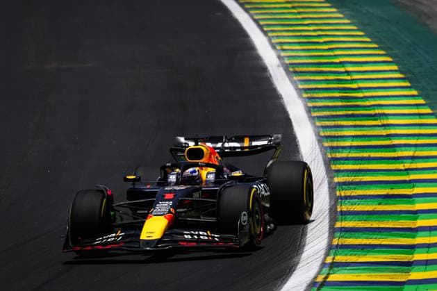01 VERSTAPPEN Max (nld), Red Bull Racing RB20, action during the Formula 1 Grande Premio de Sao Paulo 2024, 21th round of the 2024 Formula One World Championship, WM, Weltmeisterschaft from November 1 to 3, 2024 on the Interlagos Circuit, in Sao Paulo, Brazil - F1 - SAO PAULO GRAND PRIX 2024 DPPI Panoramic  241101_R21_BRASILE_DP_AV3_7305