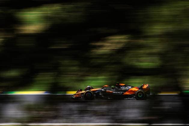 04 NORRIS Lando (gbr), McLaren F1 Team MCL38, action during the Formula 1 Grande Premio de Sao Paulo 2024, 21th round of the 2024 Formula One World Championship, WM, Weltmeisterschaft from November 1 to 3, 2024 on the Interlagos Circuit, in Sao Paulo, Brazil - F1 - SAO PAULO GRAND PRIX 2024 DPPI Panoramic  241101_R21_BRASILE_DP_AV3_7694
