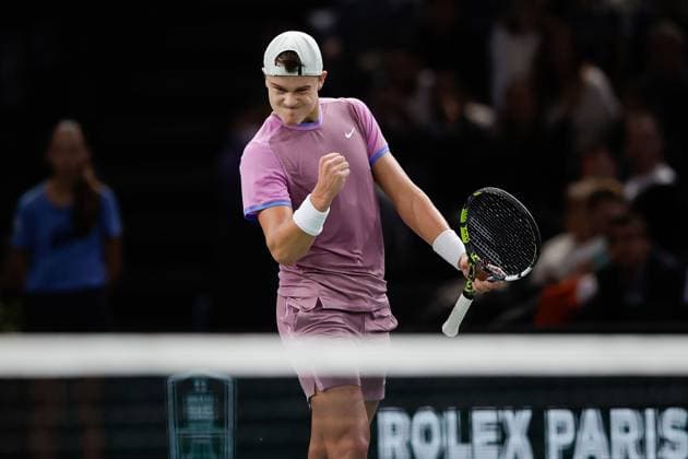 ROLEX PARIS MASTERS TENNIS 2024 Paris, 01 11 2024 Tennis Rolex Paris Masters 2024, Holger Rune Alex de Minaur v l , Holger Rune cheering after the end of the match Copyright: AntonioxBorga